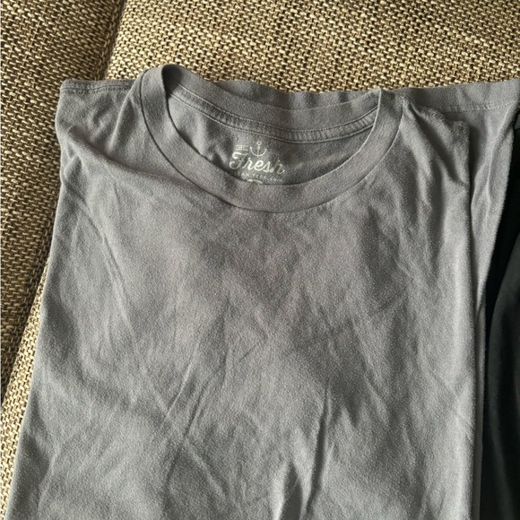 Men's shirts -lulu lemon and fresh tee - Picture 6 of 10